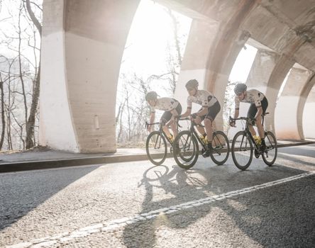 im-tunnel-rennradfahren