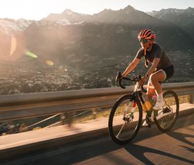 sonnenuntergang-rennrad-su-dtirol